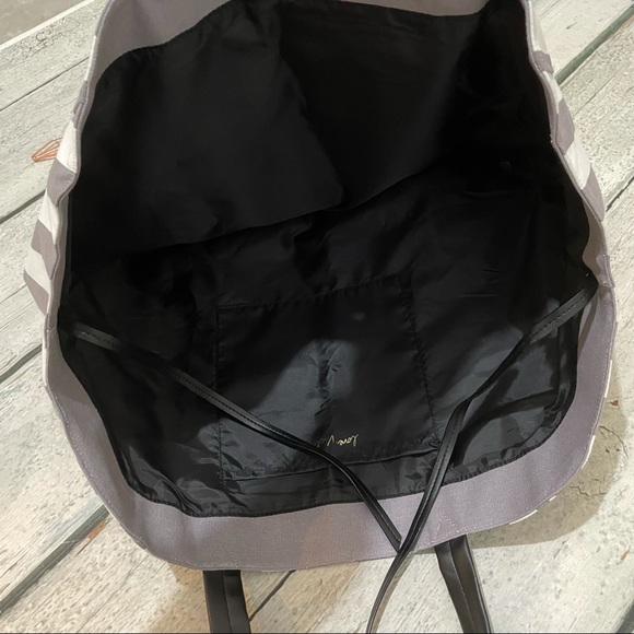 Victoria’s Secret tote beach bag large grey white striped black pocket summer - Picture 7 of 7